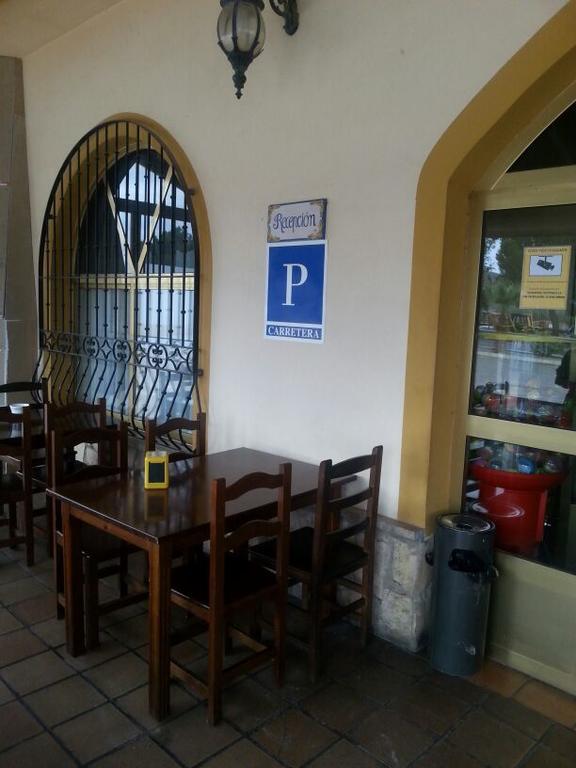 טברנס Pension Calatrava Carretera מראה חיצוני תמונה